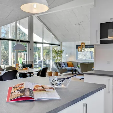 Awesome In With Kitchen Holiday home *